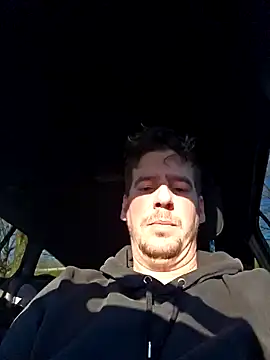 Snapshot of Titanhoott chatting on 12.28.24 Titanhoott online show from 12.28.24