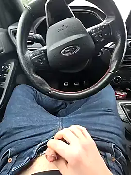 Snapshot of Titanhoott chatting on 12.30.24 Titanhoott online show from 12.30.24