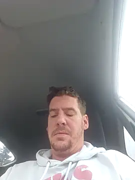 Titanhoott online show from 12.02.25