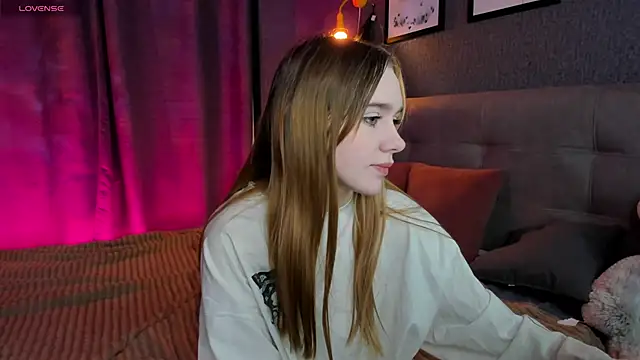 Snapshot of Lesi_Moonie01 chatting on 10.29.25 Lesi Moonie01 online show from 10.29.25