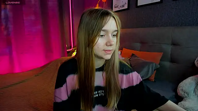 Snapshot of Lesi_Moonie01 chatting on 11.05.25 Lesi Moonie01 online show from 11.05.25