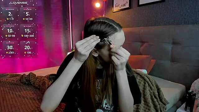 Snapshot of Lesi_Moonie01 chatting on 11.29.25 Lesi Moonie01 online show from 11.29.25