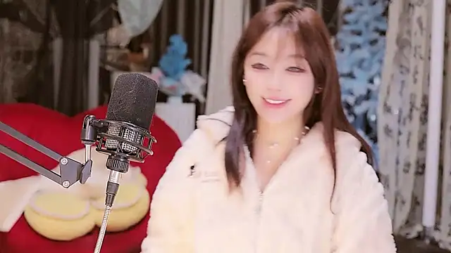 Snapshot of Missy_Nana21 chatting on 12.20.24 Missy Nana21 online show from 12.20.24