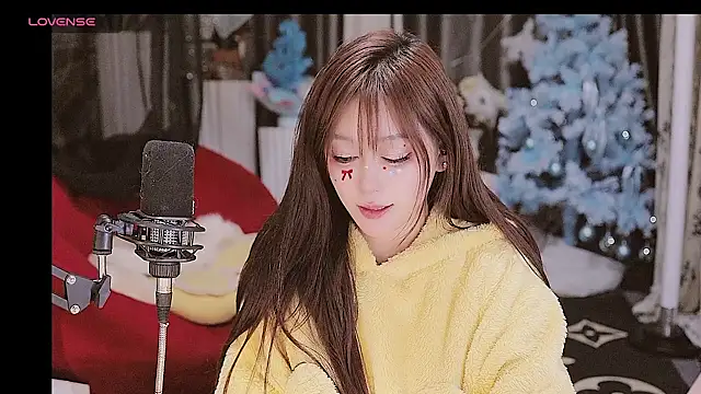 Snapshot of Missy_Nana21 chatting on 12.28.24 Missy Nana21 online show from 12.28.24