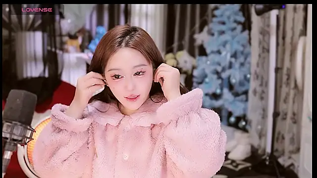 Snapshot of Missy_Nana21 chatting on 12.31.24 Missy Nana21 online show from 12.31.24