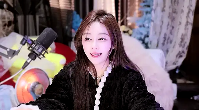 Snapshot of Missy_Nana21 chatting on 02.13.25 Missy Nana21 online show from 02.13.25