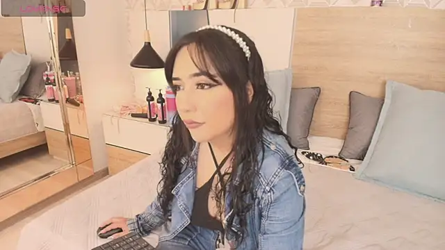 Megansttein  online show from 11.10.25