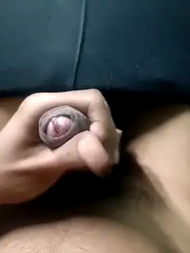 Snapshot of AloneDick chatting on 10.28.25 AloneDick online show from 10.28.25