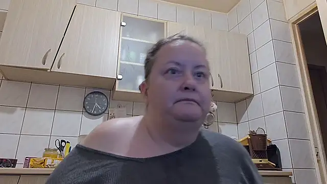 Snapshot of melissaBlessing chatting on 12.18.25 melissaBlessing online show from 12.18.25