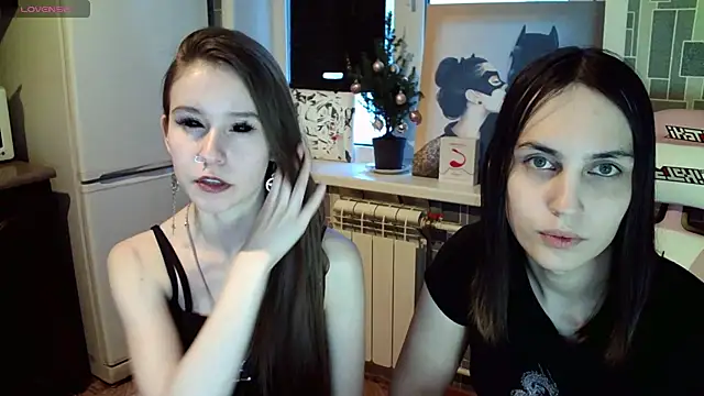 Snapshot of BlackHe4rts_ chatting on 01.10.25 BlackHe4rts online show from 01.10.25