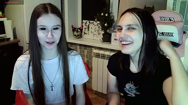 Snapshot of BlackHe4rts_ chatting on 01.18.25 BlackHe4rts online show from 01.18.25