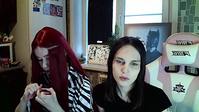 Snapshot of BlackHe4rts_ chatting on 02.13.25 BlackHe4rts online show from 02.13.25
