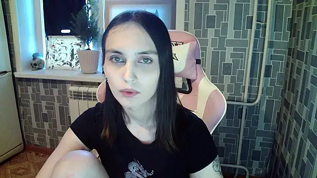 Snapshot of BlackHe4rts_ chatting on 03.12.25 BlackHe4rts online show from 03.12.25