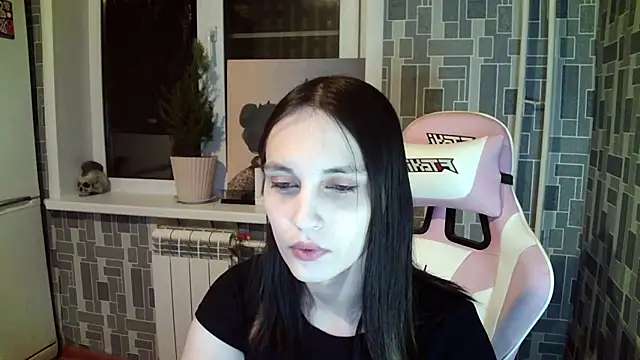 Snapshot of BlackHe4rts_ chatting on 03.18.25 BlackHe4rts online show from 03.18.25