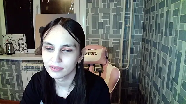 Snapshot of BlackHe4rts_ chatting on 10.03.25 BlackHe4rts online show from 10.03.25