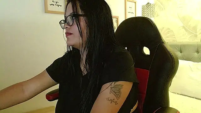 Snapshot of violletha chatting on 01.30.25 violletha online show from 01.30.25