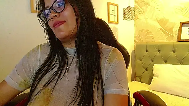 Snapshot of violletha chatting on 01.31.25 violletha online show from 01.31.25