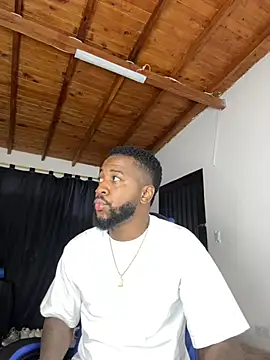 Snapshot of Drake_Nassir4 chatting on 05.21.26 Drake Nassir4 online show from 05.21.26