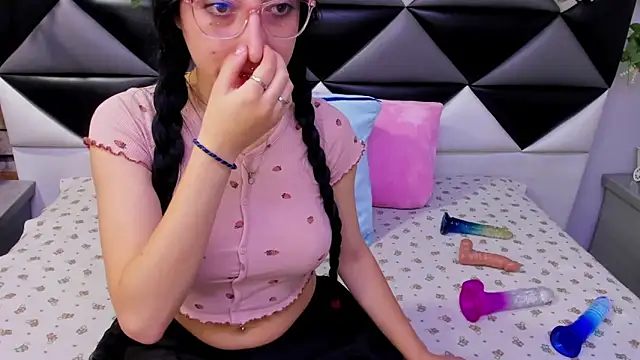 Snapshot of Katty_Queen chatting on 11.13.25 Katty Queen online show from 11.13.25