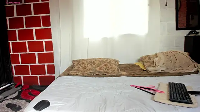 Snapshot of Kimandyuk chatting on 11.11.25 Kimandyuk online show from 11.11.25