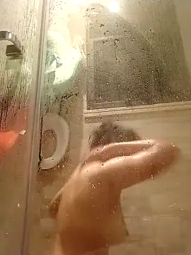 Snapshot of doggiepossession chatting on 03.09.25 doggiepossession online show from 03.09.25