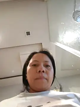 Snapshot of doggiepossession chatting on 11.05.25 doggiepossession online show from 11.05.25