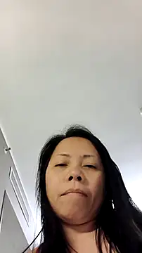 Snapshot of doggiepossession chatting on 11.14.25 doggiepossession online show from 11.14.25