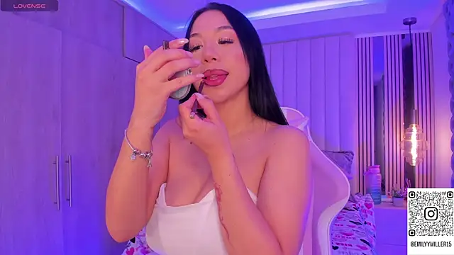 Snapshot of Emilyymilleer_ chatting on 12.02.24 Emilyymilleer online show from 12.02.24