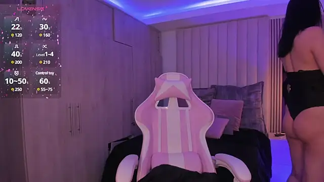 Snapshot of Emilyymilleer_ chatting on 02.06.25 Emilyymilleer online show from 02.06.25