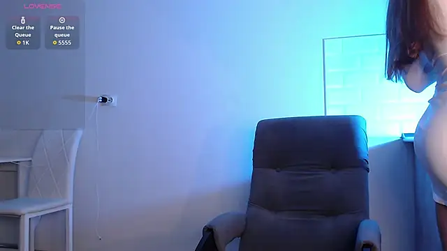 Eva Hailey  online show from 02.04.26