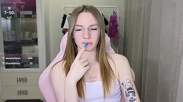 littlevildevil online show from 02.11.25