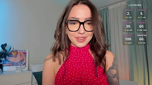 Oh My Dianee online show from 10.25.25