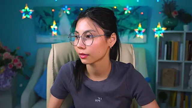 LittleSally   online show from 12.05.24