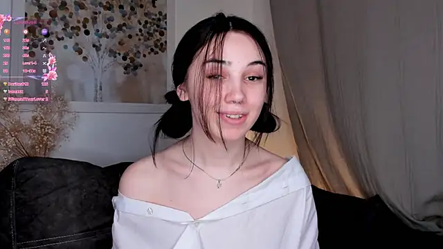 Snapshot of GillianDowdey chatting on 01.22.25 GillianDowdey online show from 01.22.25