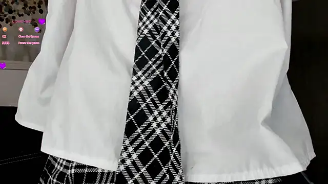 Snapshot of GillianDowdey chatting on 01.24.25 GillianDowdey online show from 01.24.25