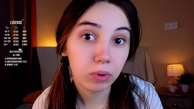 Snapshot of GillianDowdey chatting on 09.11.25 GillianDowdey online show from 09.11.25