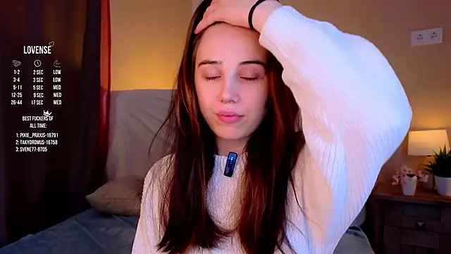 Snapshot of GillianDowdey chatting on 10.12.25 GillianDowdey online show from 10.12.25