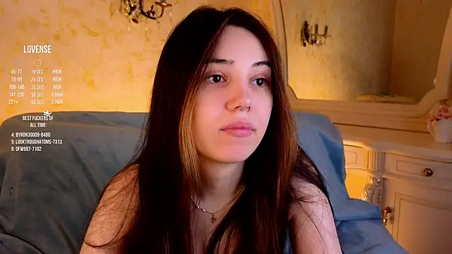 Snapshot of GillianDowdey chatting on 10.23.25 GillianDowdey online show from 10.23.25