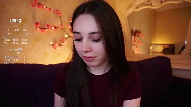 Snapshot of GillianDowdey chatting on 02.05.26 GillianDowdey online show from 02.05.26