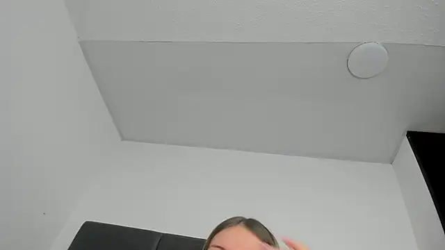 Lizz Luna online show from 10.24.25