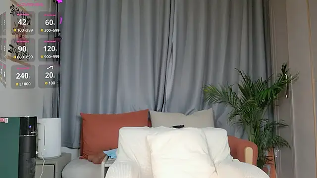 Snapshot of Youth3_ chatting on 01.08.25 Youth3  online show from 01.08.25