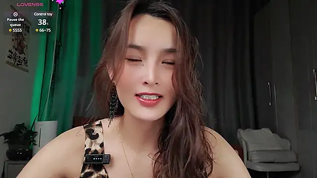 Snapshot of Youth3_ chatting on 02.11.25 Youth3  online show from 02.11.25