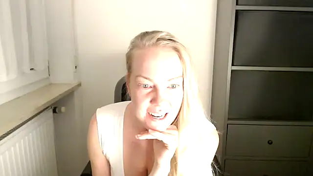  LunaxLia  online show from 11.16.25