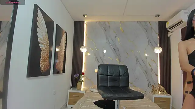 estephany doll online show from 01.05.25