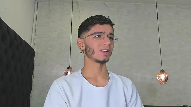 Ian Castillo  online show from 02.11.25