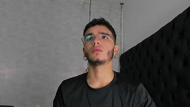 Ian Castillo  online show from 02.17.25