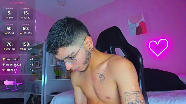 Ian Castillo  online show from 03.10.25