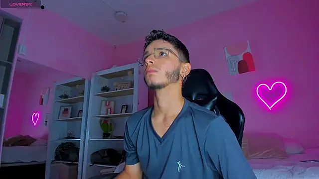 Ian Castillo  online show from 03.19.25