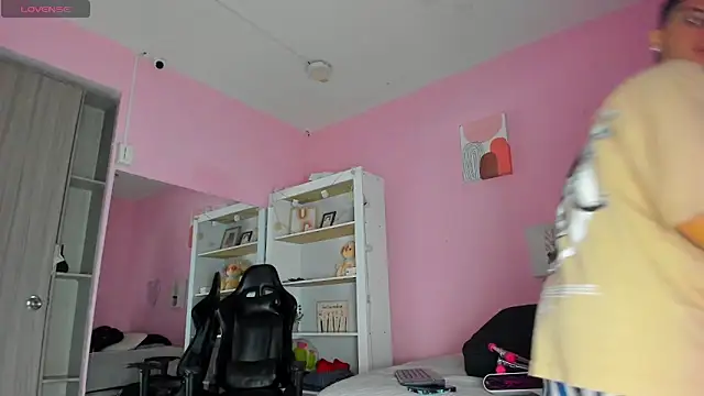 Ian Castillo  online show from 09.12.25