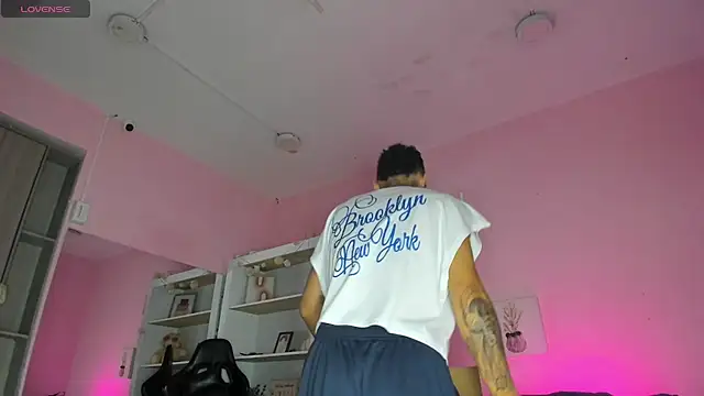 Ian Castillo  online show from 10.23.25